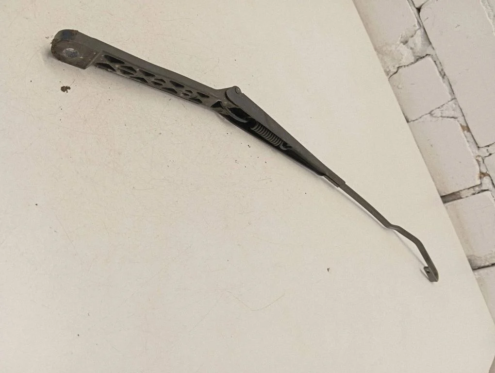 Front wiper blade arm 701955409A