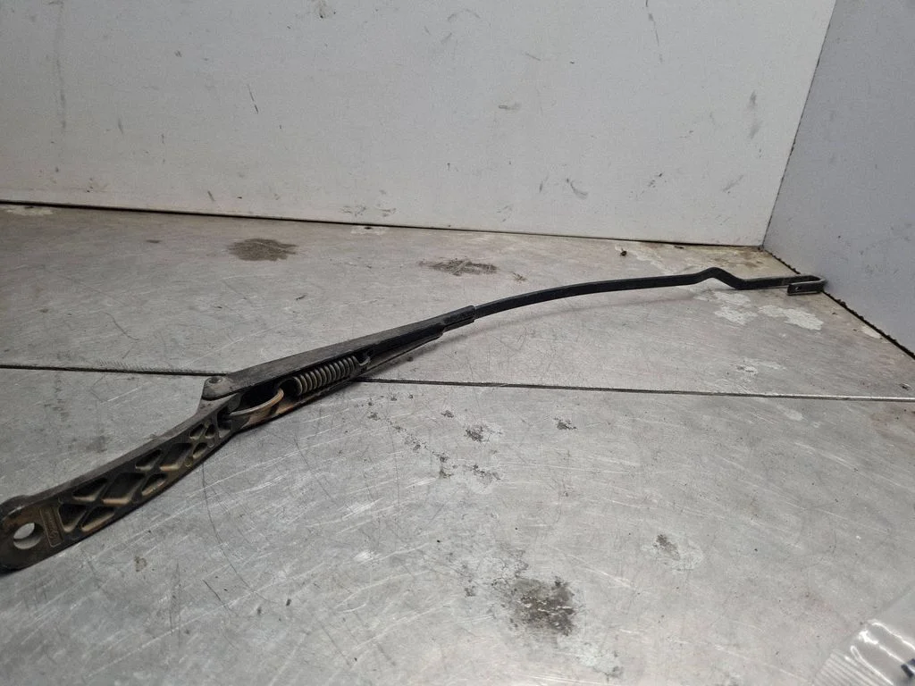 Front wiper blade arm 702955409