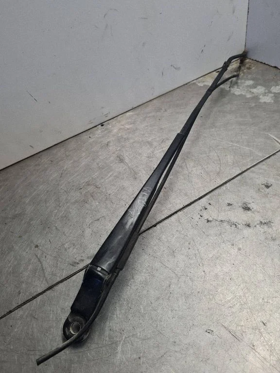 Front wiper blade arm – Mercedes-Benz Vito Viano W638 (1996-2003)