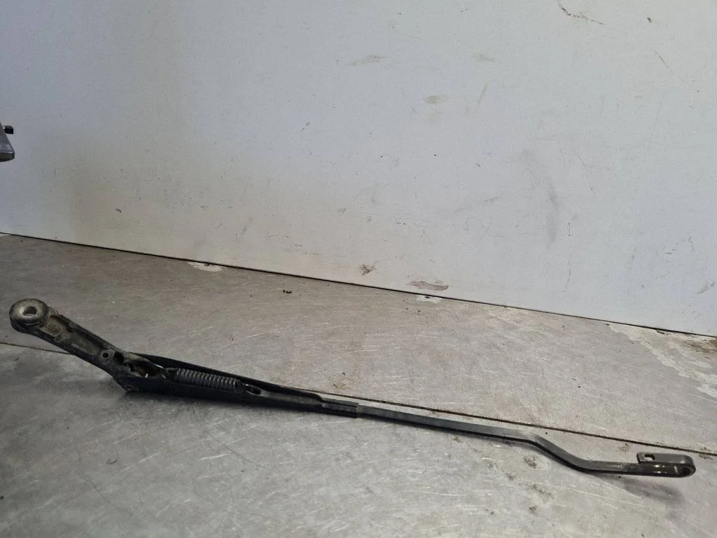 Front wiper blade arm 3B2955410