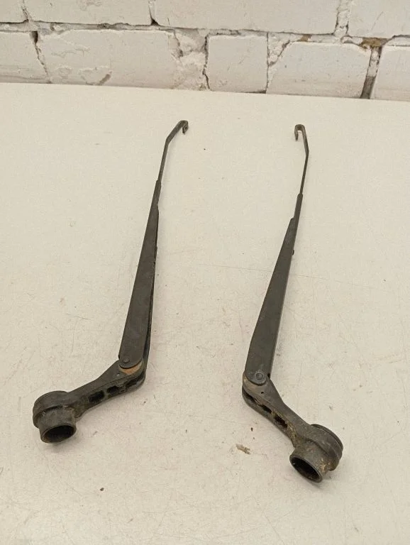 Front wiper blade arm – Ford Ranger (2007-2011)