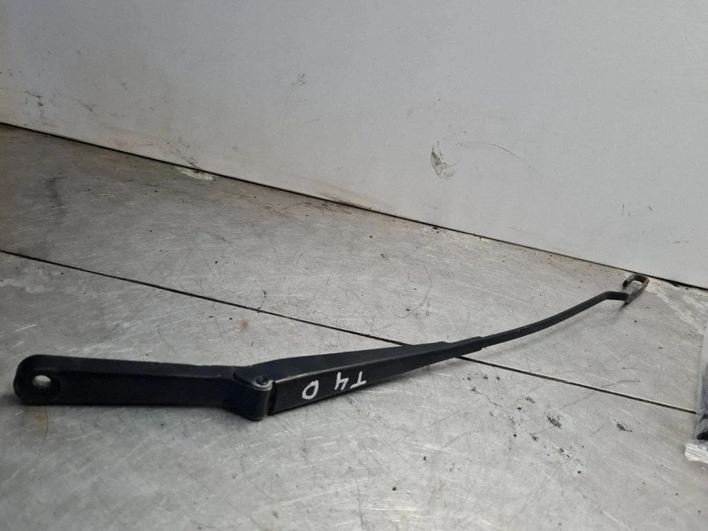 Front wiper blade arm 701955410A