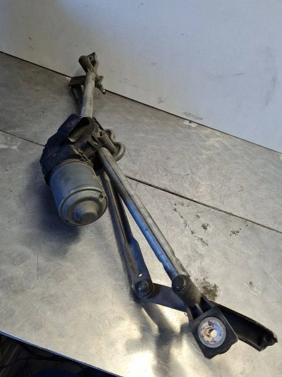 Front wiper linkage and motor – Ford Mondeo Mk III (2000-2007)