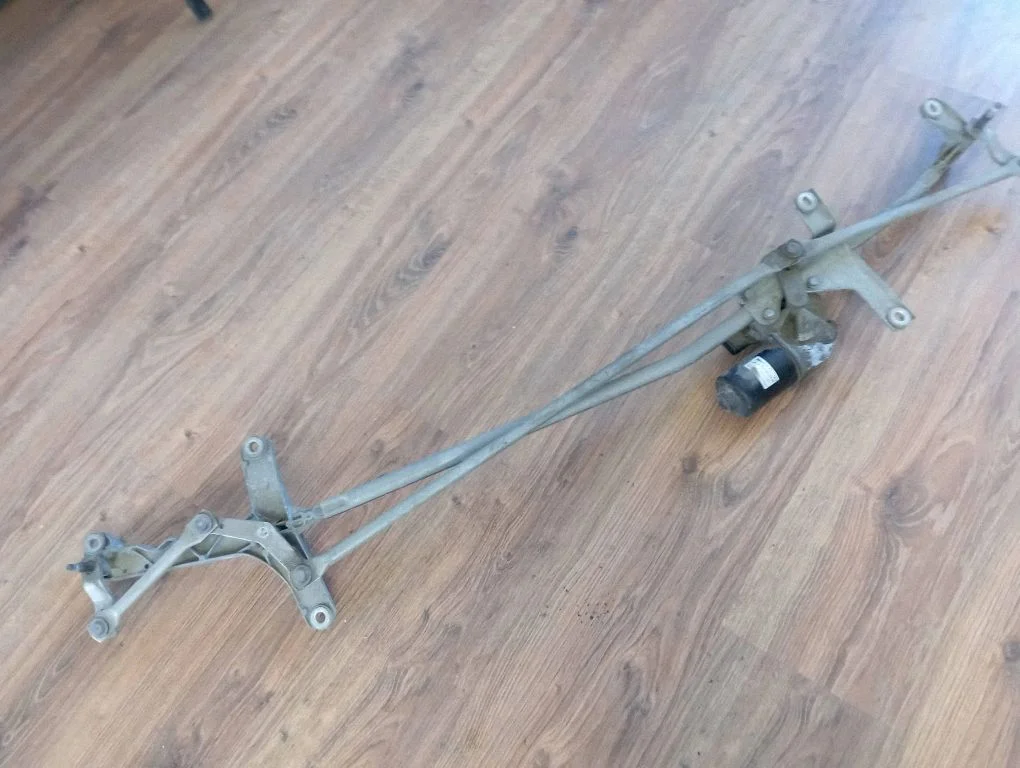 Front wiper linkage and motor A6398200040