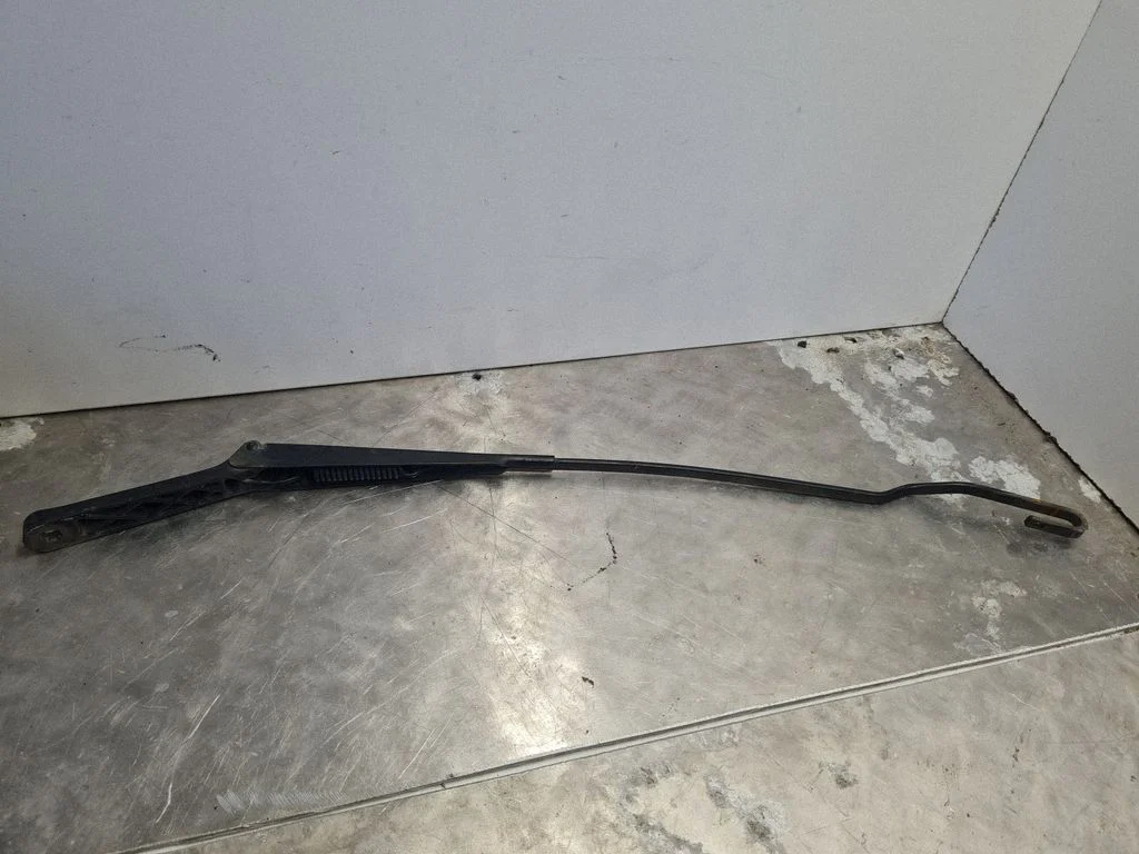 Front wiper blade arm – Volkswagen Transporter - Caravelle T4 (1991-2003)