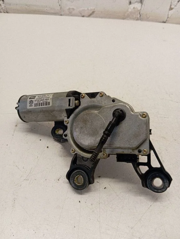 Aizmugurējā stikla tīrītāja motoriņš 7H0955711