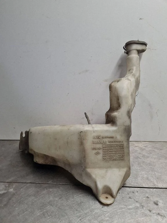 Klaasipesuvedeliku paak 8200146985 – Renault Master II (2004-2010)