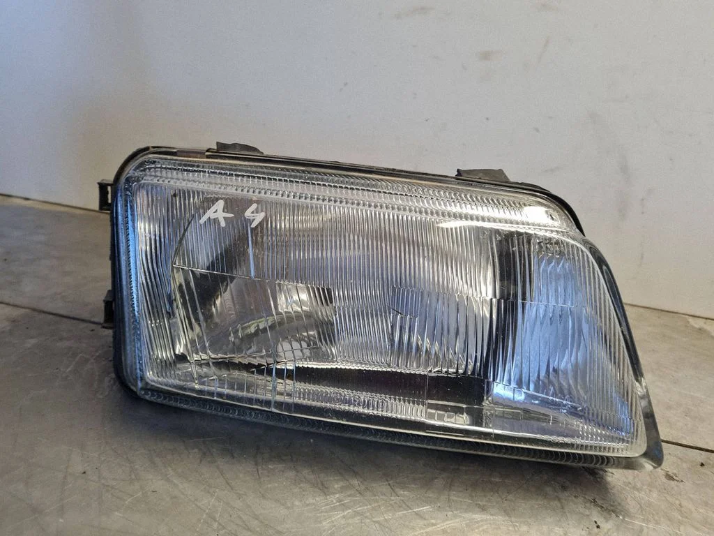 Priekšējais lukturis E4175029667