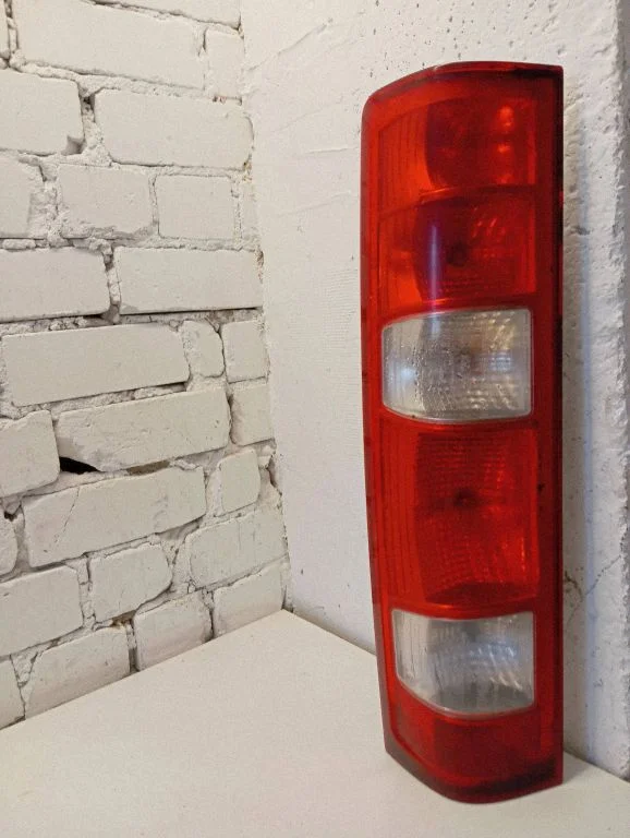 Lampa tylna w błotniku 69500591
