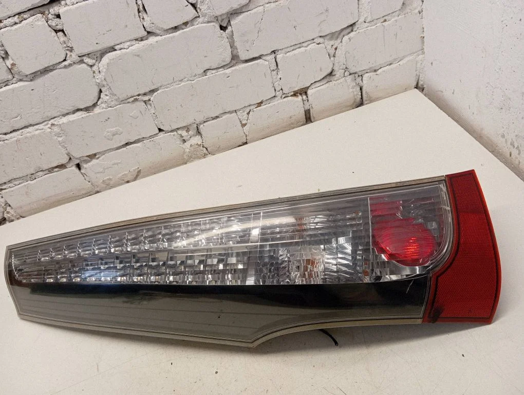Tagatuli keres – Mitsubishi Grandis (2003-2011)