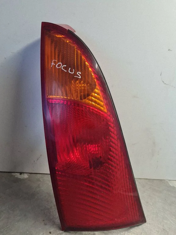 Lampa tylna w błotniku 1M5113405AB
