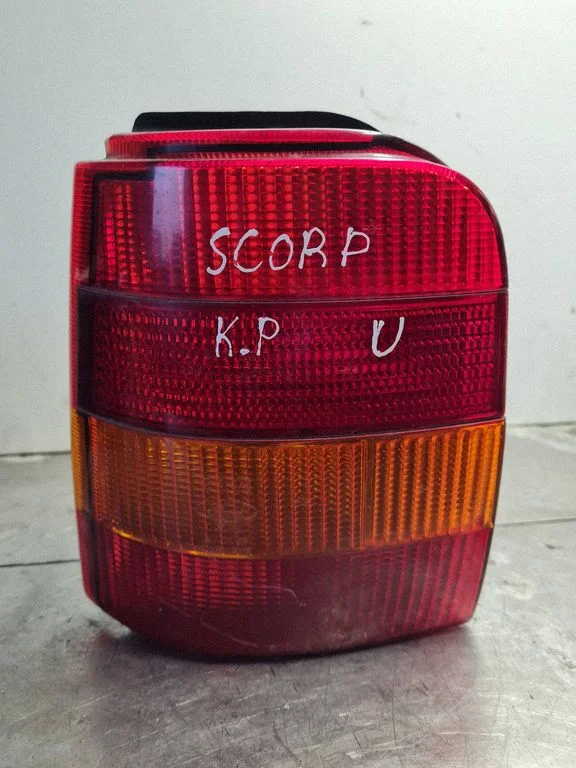 Rear/tail lights 83BG13A605