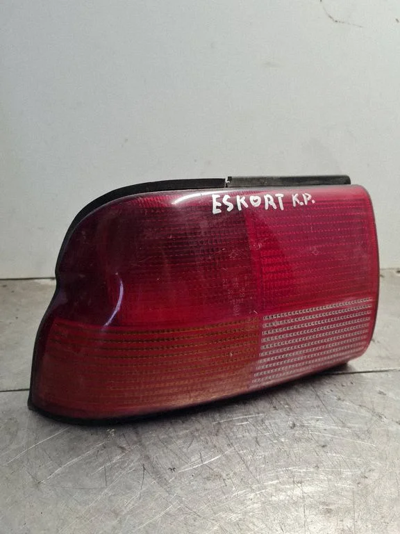 Lampa tylna w błotniku 93AG13N004BA