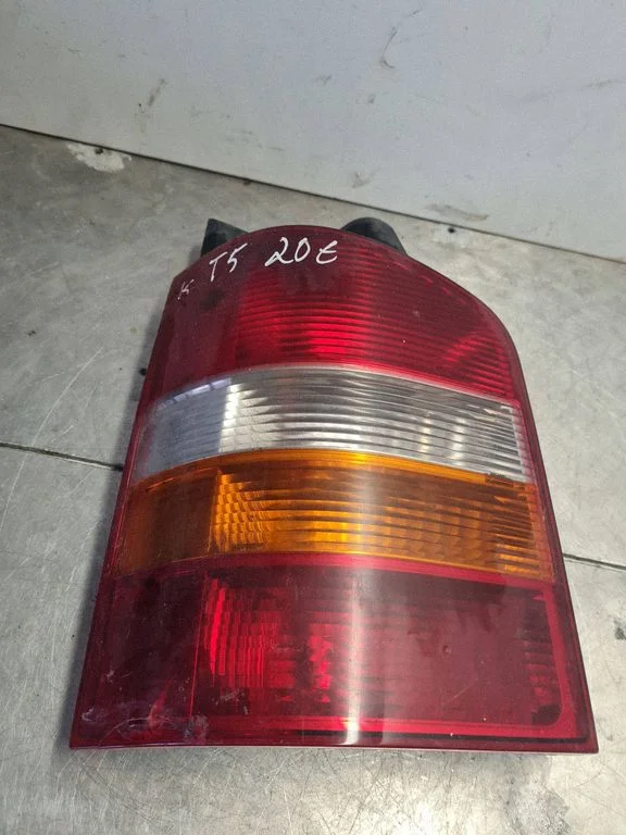 Rear/tail lights 7H0945095D
