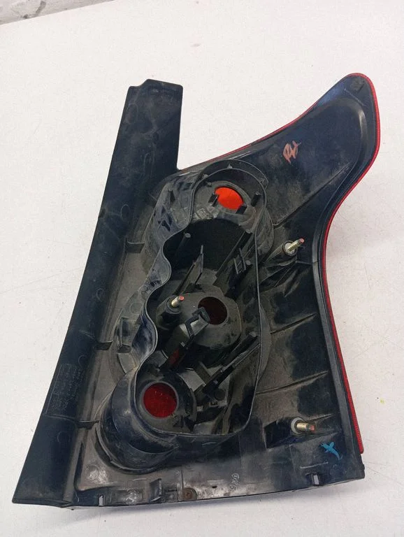Rear/tail lights E138550