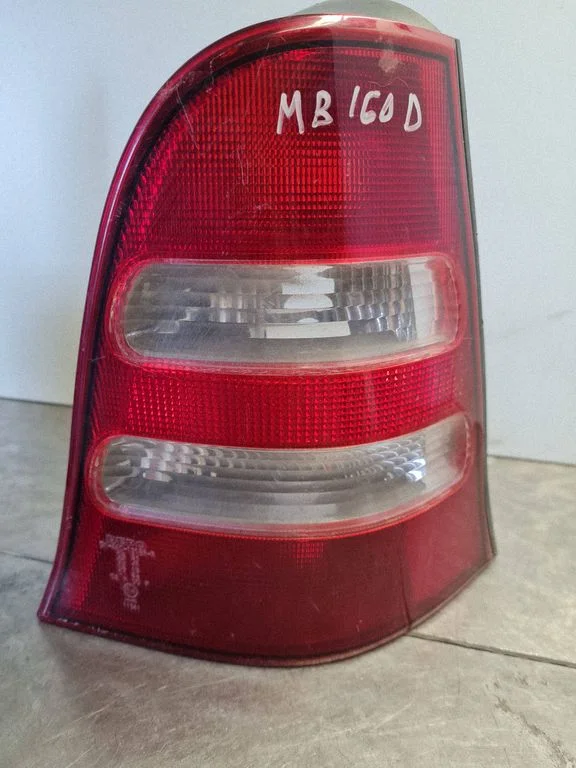Rear/tail lights 084401918R