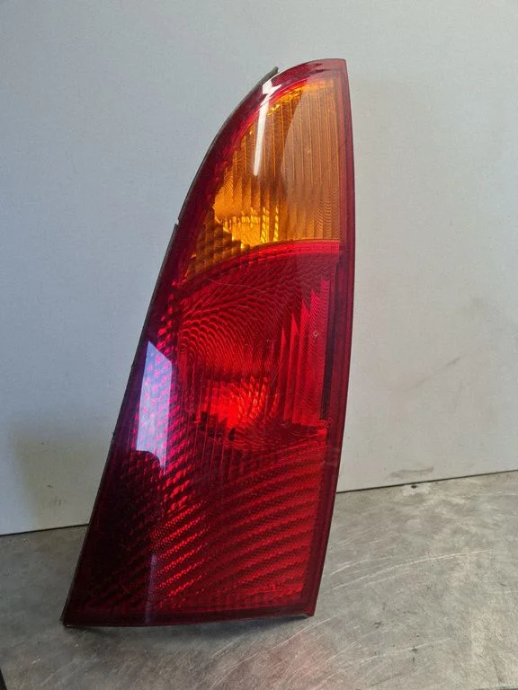 Lampa tylna w błotniku 0374D