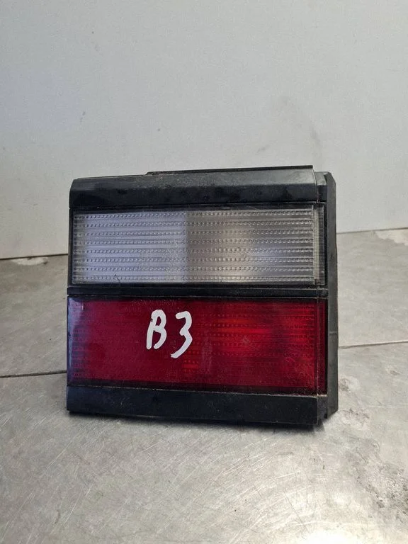 Tailgate rear/tail lights – Volkswagen Passat B3 (1988-1993)