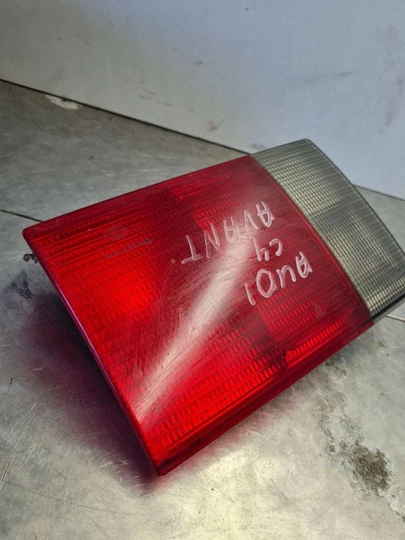 Tailgate rear/tail lights 4A0945093