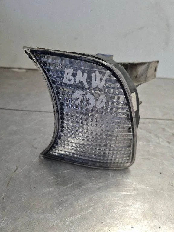 Front indicator light – BMW 5 Series E34 (1988-1996)