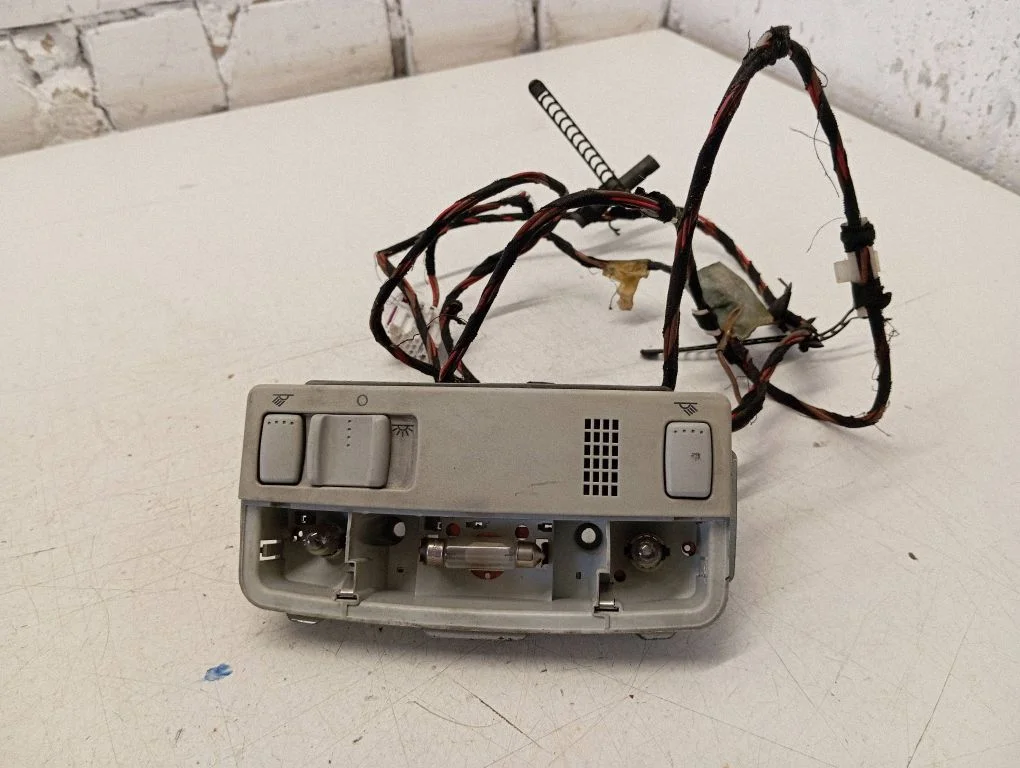Front seat light 3B0867599A