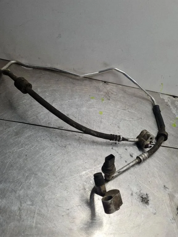 Air conditioning (A/C) pipe/hose