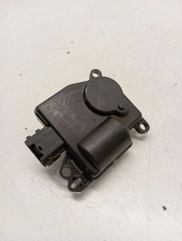 Gaisa aizvara motoriņš/aktuators VP8AH19E616BB