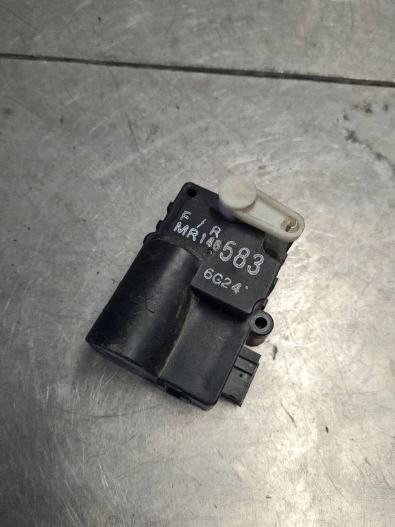 Gaisa aizvara motoriņš/aktuators MR146583