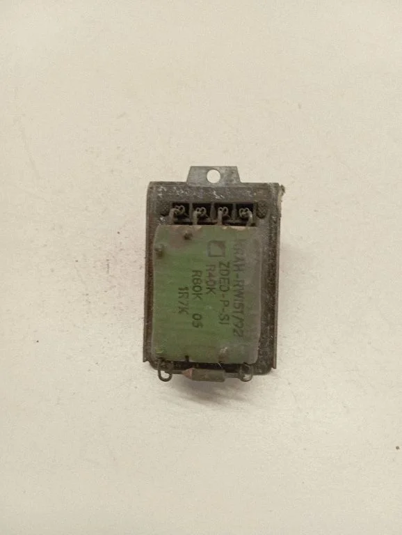 Heater blower motor/fan resistor 701959263