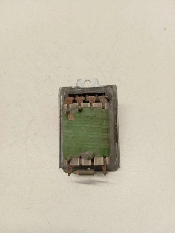 Heater blower motor/fan resistor 701959263