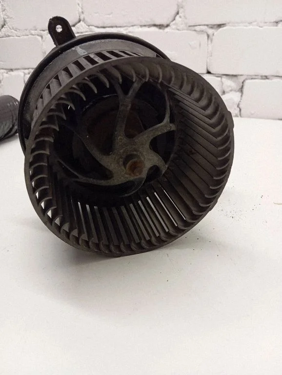 Heater fan/blower – Mercedes-Benz Sprinter W901 W902 W903 W904 (1995-2007)