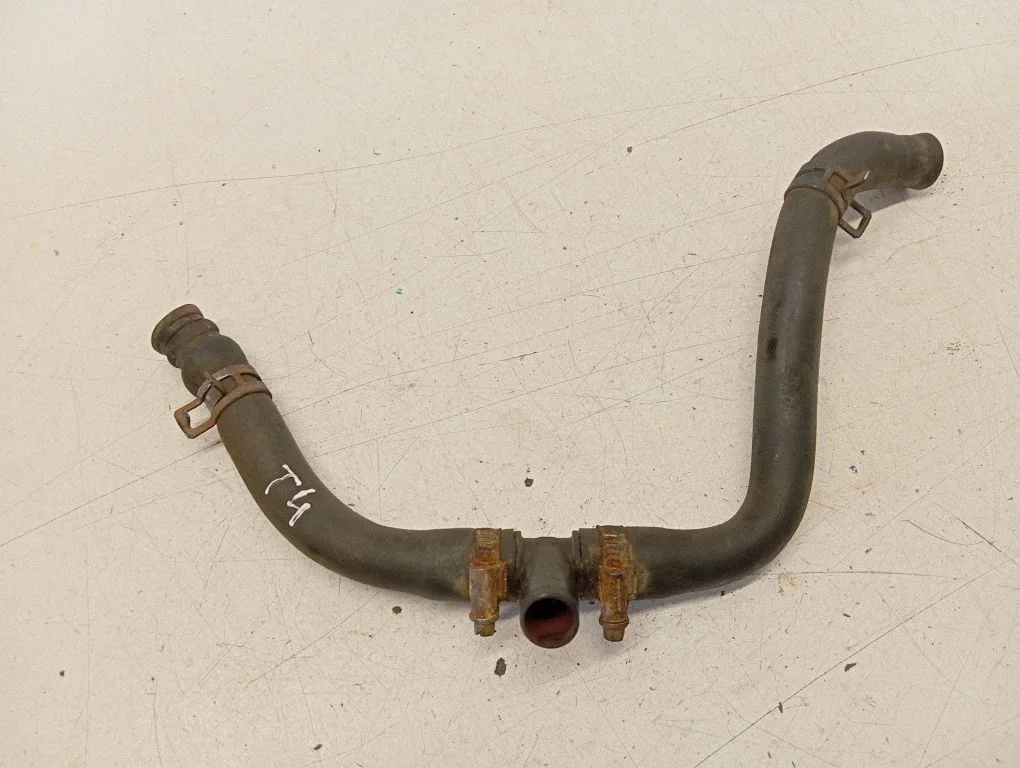 Engine coolant pipe/hose