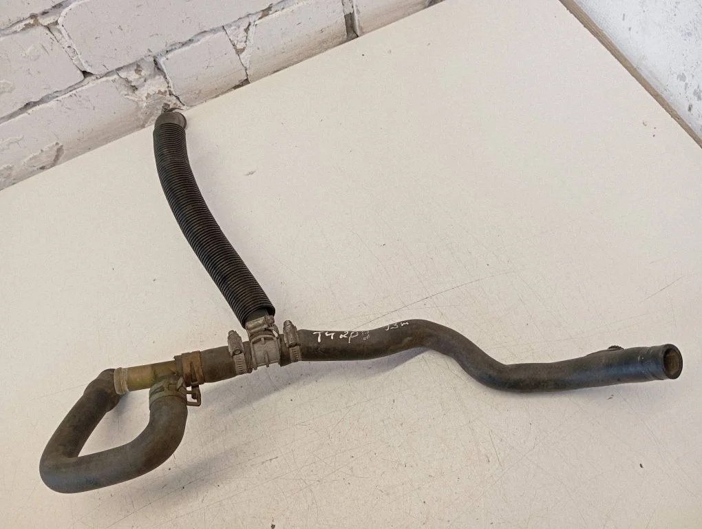 Engine coolant pipe/hose