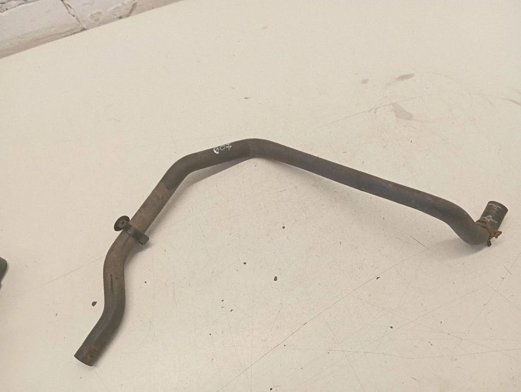 Engine coolant pipe/hose