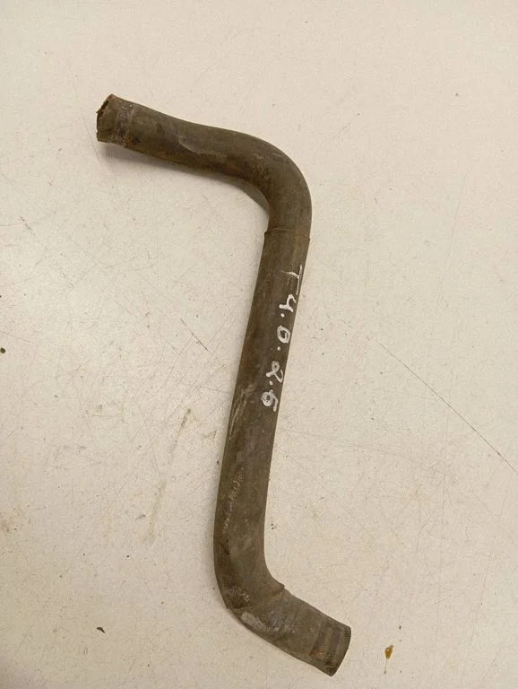 Engine coolant pipe/hose