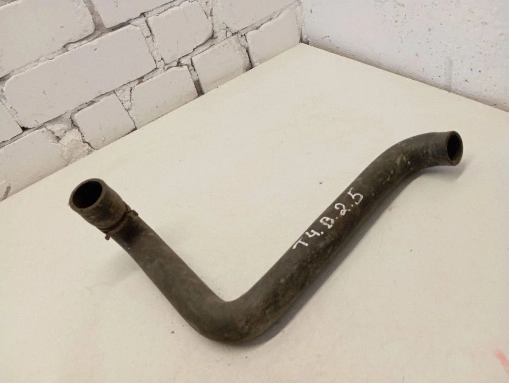 Engine coolant pipe/hose