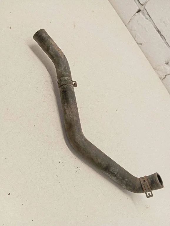 Engine coolant pipe/hose 701819373A