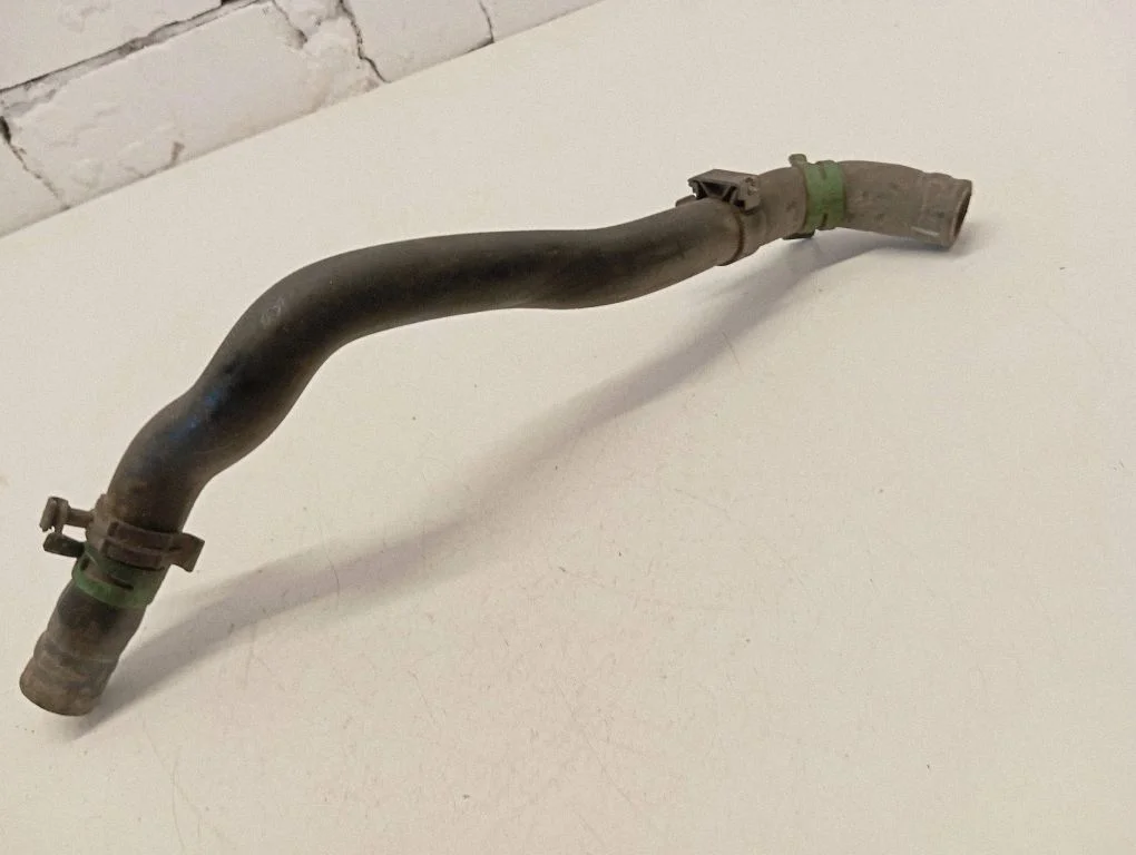 Engine coolant pipe/hose 701819373L