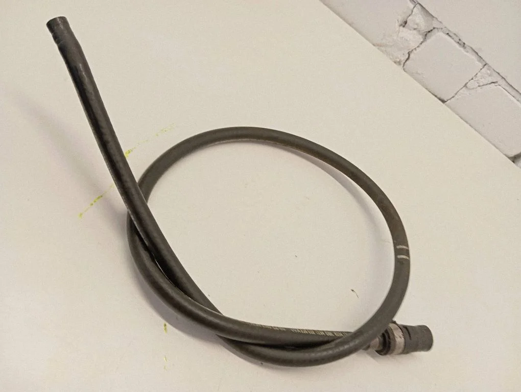 Mootori jahutusvedeliku toru / voolik A2208321294