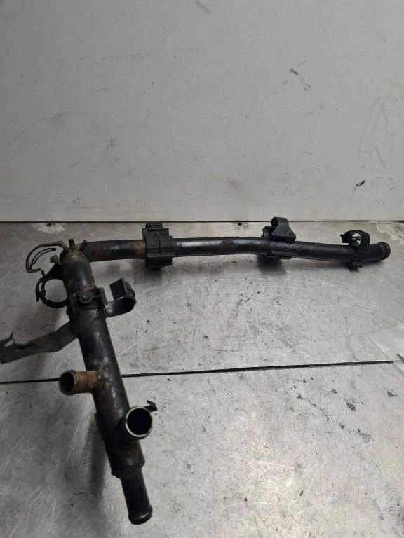 Engine coolant pipe/hose