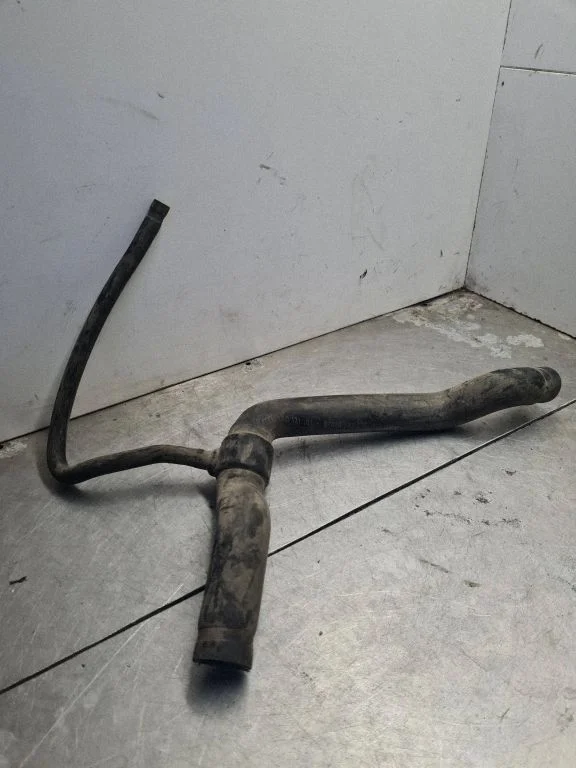 Motora dzesēšanas caurule (-es)/šļūtene (-es) 4A0121101