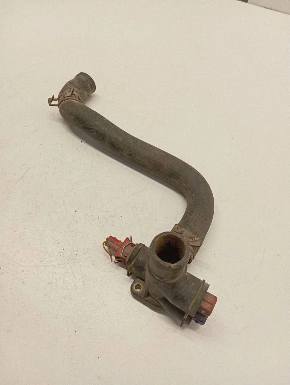 Engine coolant pipe/hose 037121133B