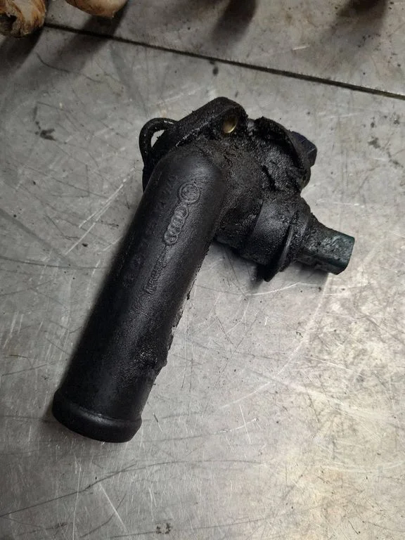 Engine coolant pipe/hose 074121133D