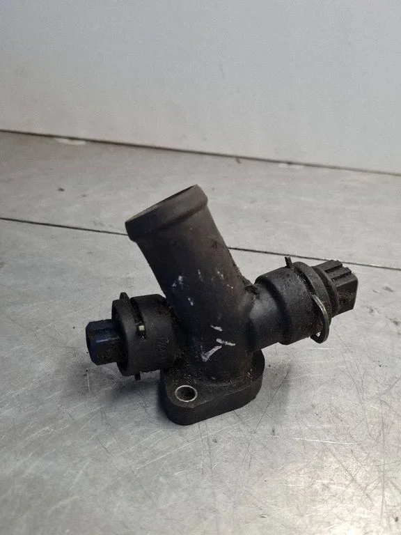 Engine coolant pipe/hose
