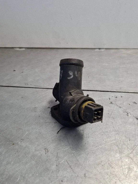 Engine coolant pipe/hose 074121132