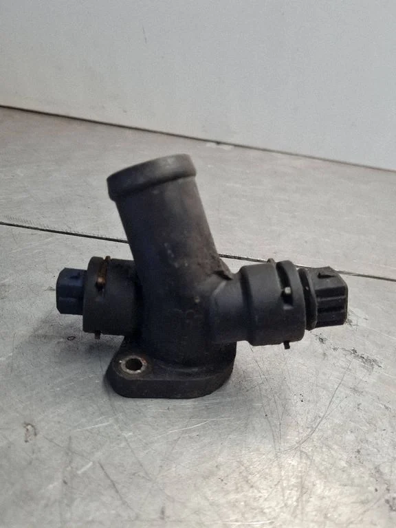 Engine coolant pipe/hose 074121132