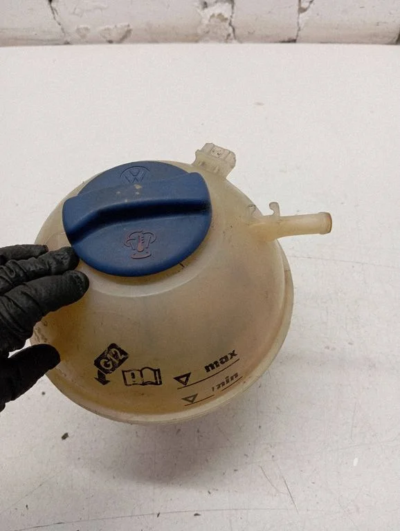 Coolant expansion tank/reservoir 701121407C