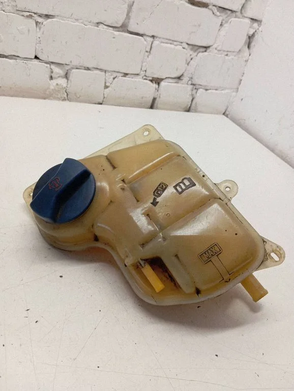 Coolant expansion tank/reservoir – Volkswagen Passat B5 (1997-2000)