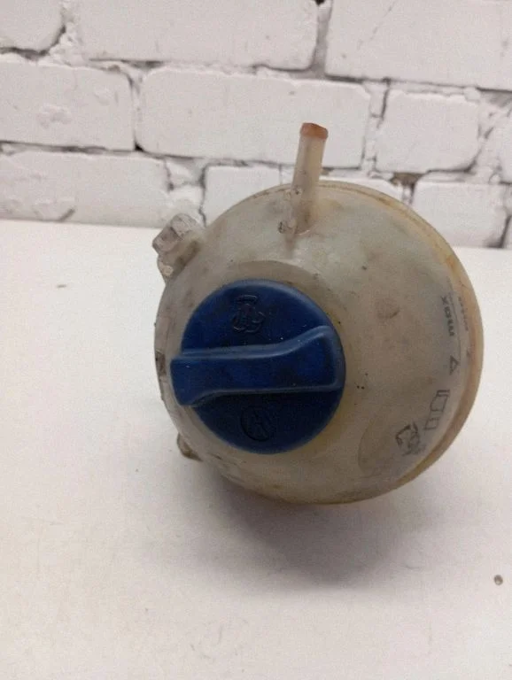 Coolant expansion tank/reservoir 701121407