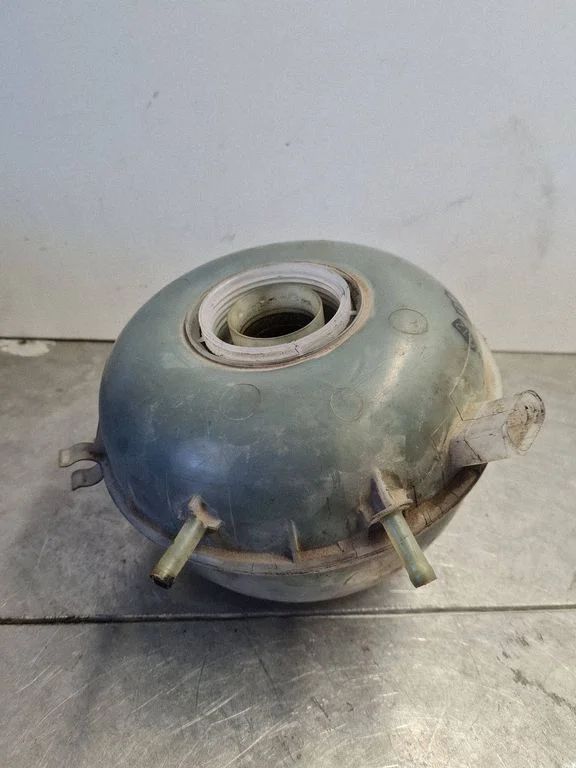 Coolant expansion tank/reservoir 7H0121407B